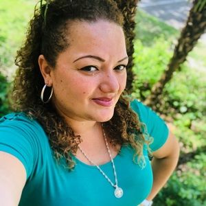 Meet your Posher, Lina